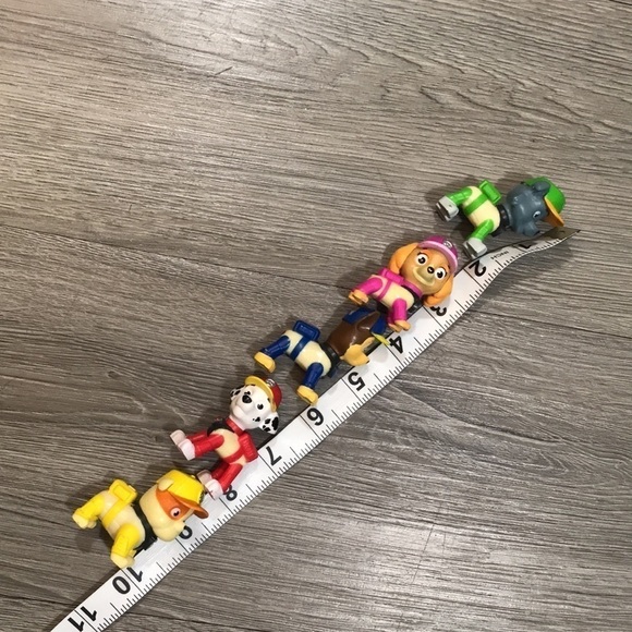 Paw Patrol Set of 5 Movable Rescue Team Figures - Picture 7 of 7